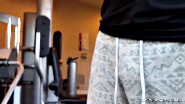 Amateur Jerks Off In Car