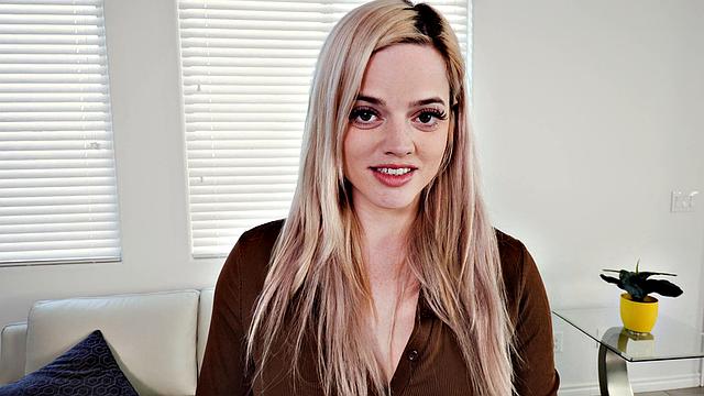 горячая мачеха учит пасынка уверенности в сексе