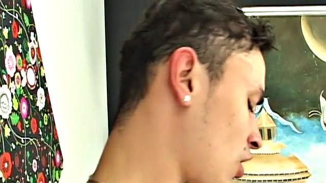 Amateur Spanish twink fucks boyfriend's ass till cumshot at home