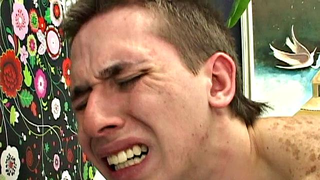 Amateur Spanish twink fucks boyfriend's ass till cumshot at home