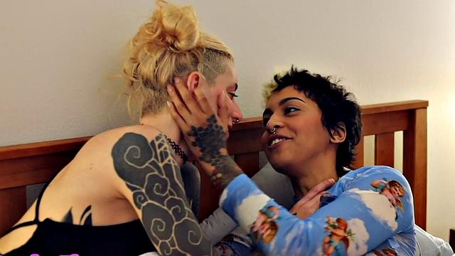 Toying lesbians love with toys before eating pussies