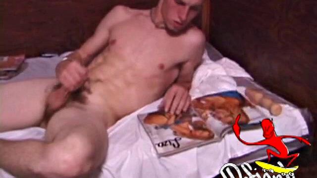 Amateur Stroking One Out