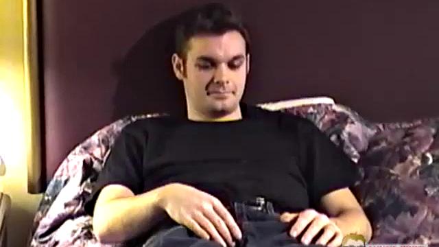 On a trip to Vancouver, Auntie Bob hooks up with Sebastian, a 24 year old French guy. He ends up taking Sebastian back to the hotel for some holiday fun. With the camera recording, Sebastian gets his dick sucked, before taking over and jacking off.