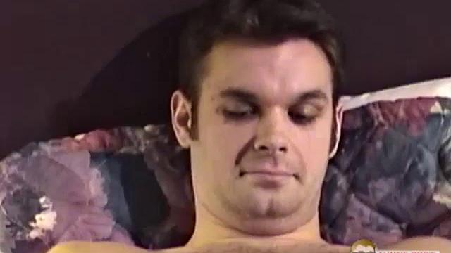 On a trip to Vancouver, Auntie Bob hooks up with Sebastian, a 24 year old French guy. He ends up taking Sebastian back to the hotel for some holiday fun. With the camera recording, Sebastian gets his dick sucked, before taking over and jacking off.