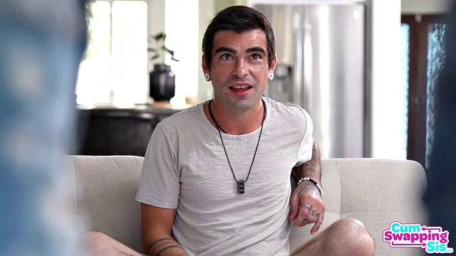 две сводные сестры соблазняют брата в сочный чёрный пятничный марафон