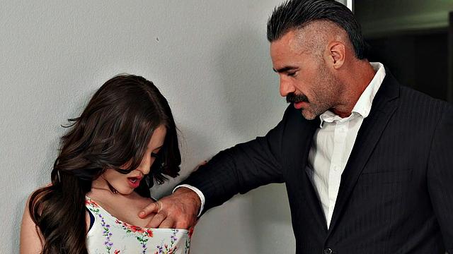 American babe gets her bald pussy licked and fucked in a hot outdoor fuckfest