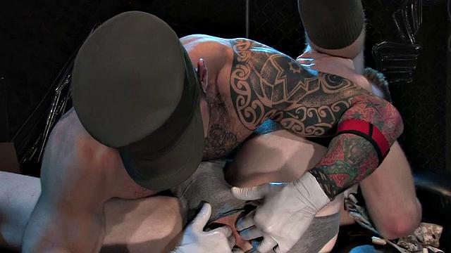 Muscled jock fists BFs asshole with gloved hand