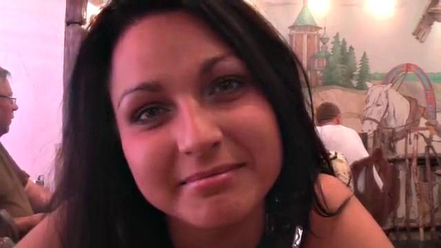 Naked girlfriend fucked in tanning salon