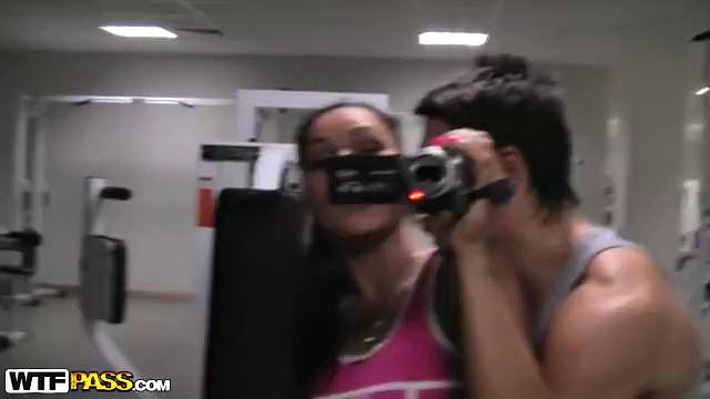 Naked girlfriend fucked in tanning salon