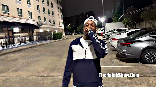 oh wow this is going to be wild ambitious booty n pimpin in bonnet