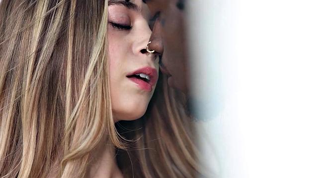 Blondie Gets Her Ass Fucked - HardX