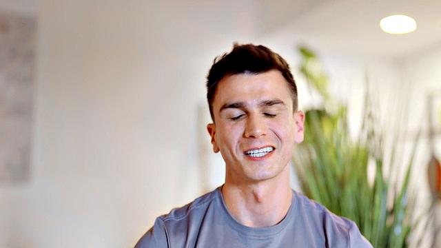 Jock loves masturbating hard while moaning