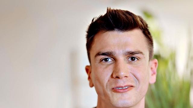 Jock loves masturbating hard while moaning