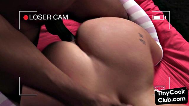 жена трахается с большим членом на глазах у мужа