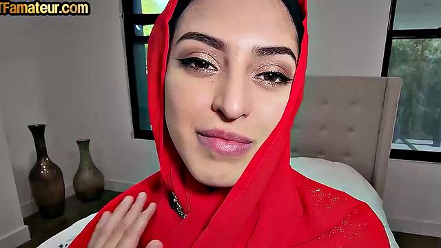 Hijab amateur babe got her hairy pussy banged by her BF