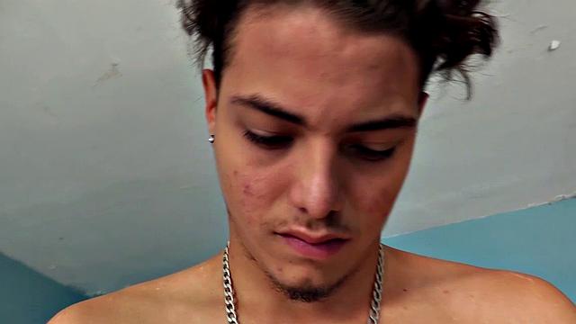 Back by popular demand, Latino Urbano is here for a solo jerk off session that guarantees the spotlight is only on him.