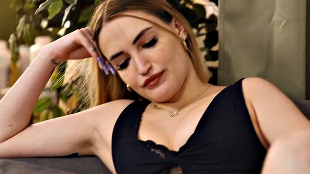 Bisex bigass babe smashed in bathroom by Bi guys