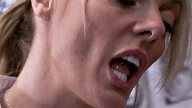 English MILF Constable Stacy Saran Gets Pounded