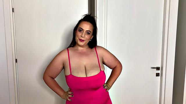 Mia Sweetheart: A Whole Lot of Boob Shakin' Going On