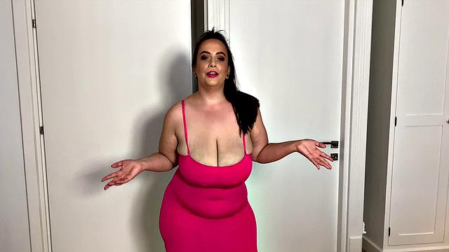 Mia Sweetheart: A Whole Lot of Boob Shakin' Going On