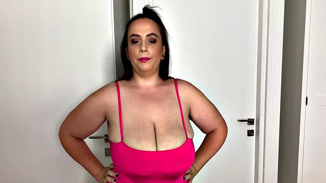 Mia Sweetheart: A Whole Lot of Boob Shakin' Going On