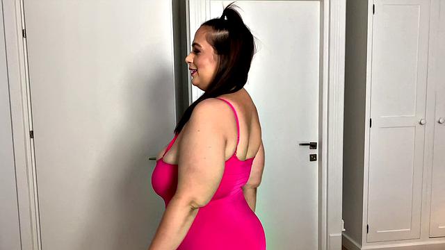 Mia Sweetheart: A Whole Lot of Boob Shakin' Going On