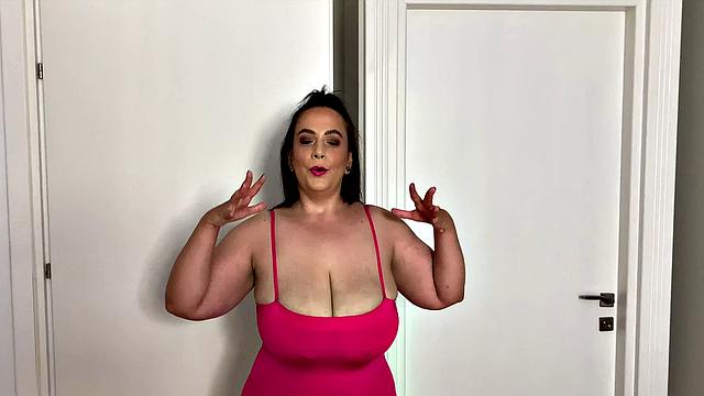 Mia Sweetheart: A Whole Lot of Boob Shakin' Going On