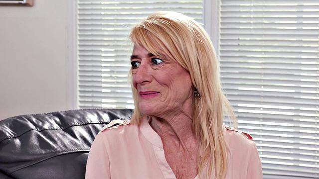 Hairybush babe smashed by lover