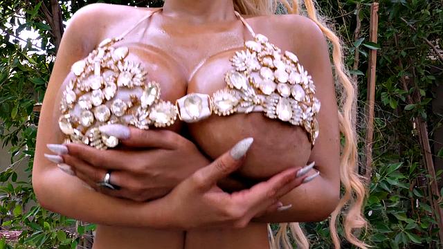 Anastasia L'Amour: Pleasure Garden