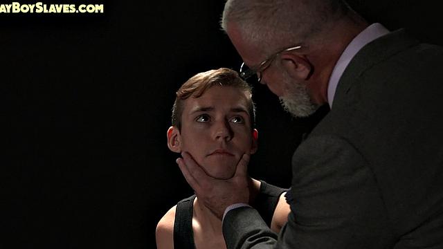 Powerful gaydaddy toys twinks ass in subject play