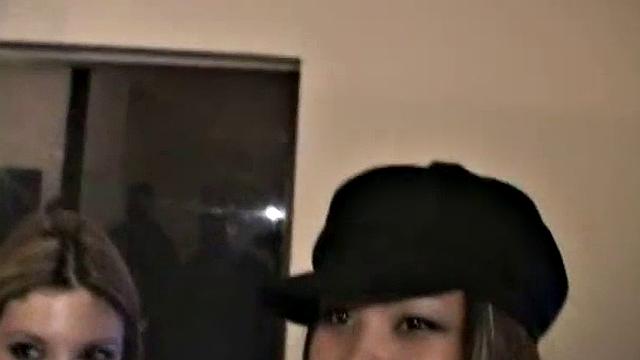 Petite college babe fucks amateur dick in reverse