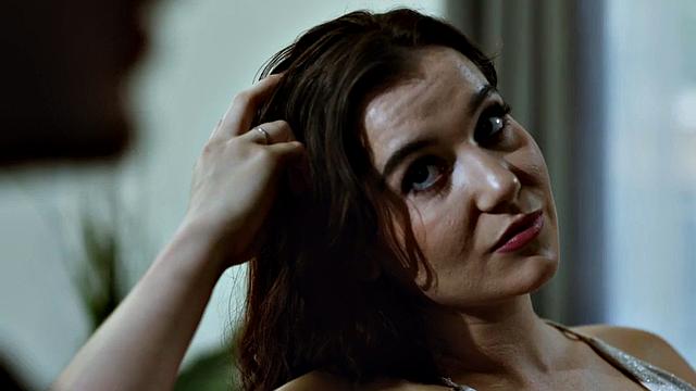 волосатая сводная сестра принимает член брата в мокрую киску