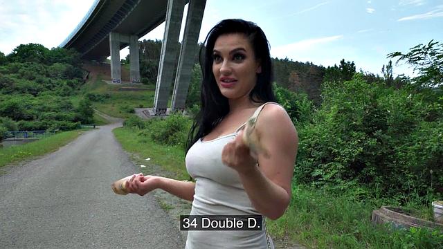 Public busty MILF fucked outdoor for cash after casting