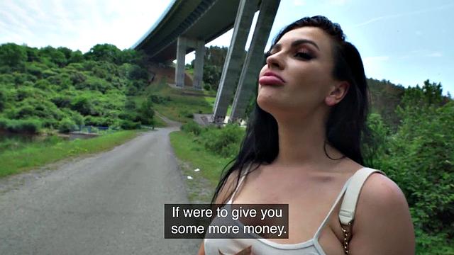 Public busty MILF fucked outdoor for cash after casting