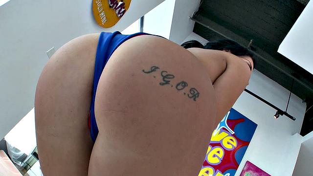 Rina Gets Her Asshole Stretched