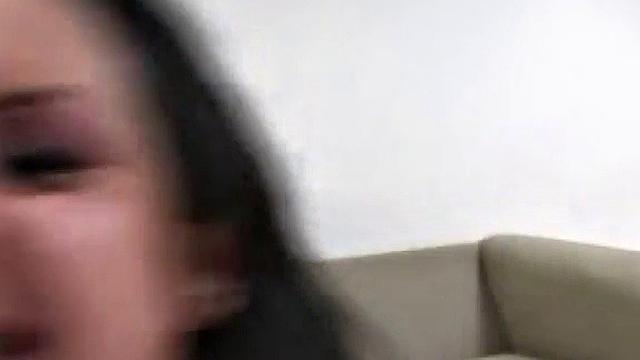 Ариана Джолли с пышной грудью трахается раком и ловит сперму на лицо