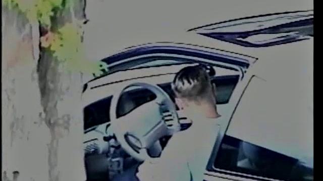 прямой парень впервые пробует мужской секс и игрушки, кайфуя от минета