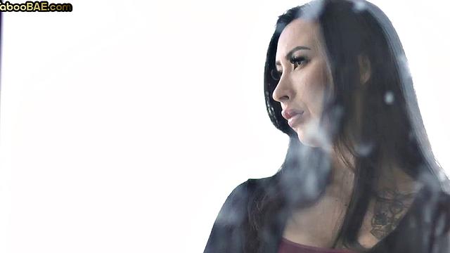 Big booty babe sucking and riding cock in hot affair