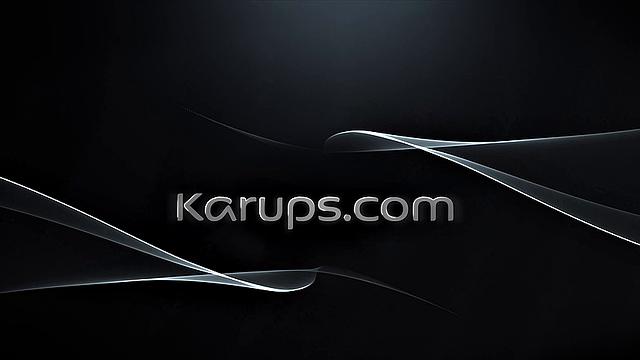 блондинка в обтягивающем костюме жестко долбит себя страпоном