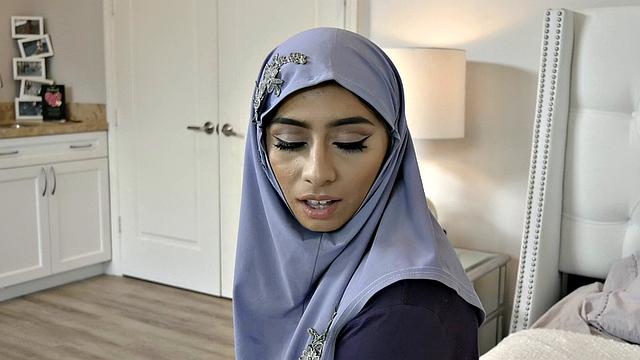 Childbearing Hijab Hips