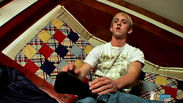 Jordan Ashton Strokes his Athletic Body