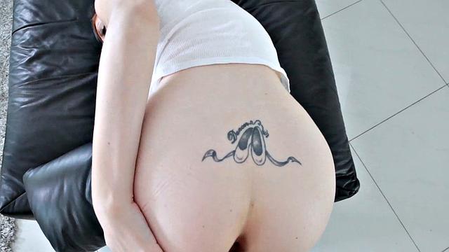 мачеха совмещает конференции и минет - карьерный рост по-взрослому