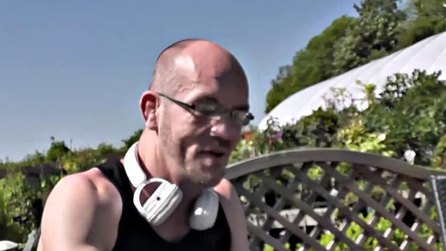 Inked mature skank fucking two dicks