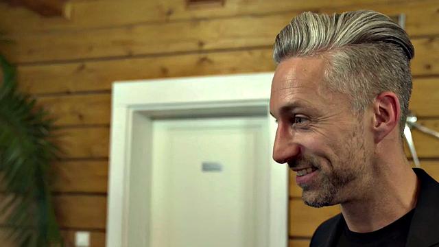 Cockhungry hostel babes sharing roommate's cock in threesome