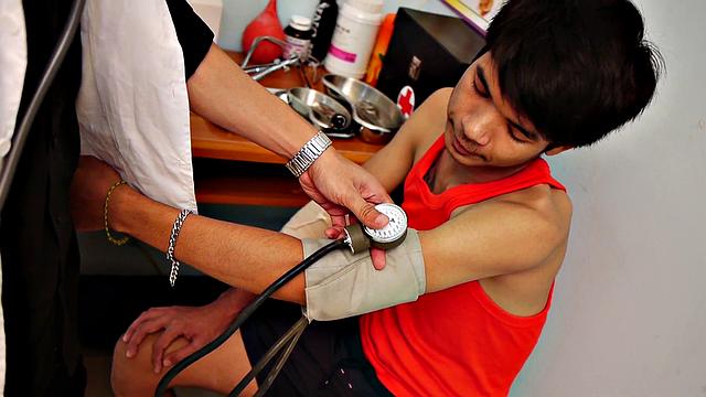 Skinny twink barebacked for cumshot by doctor