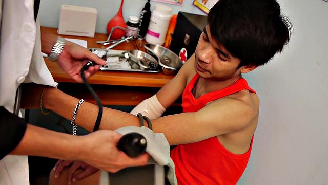 Skinny twink barebacked for cumshot by doctor