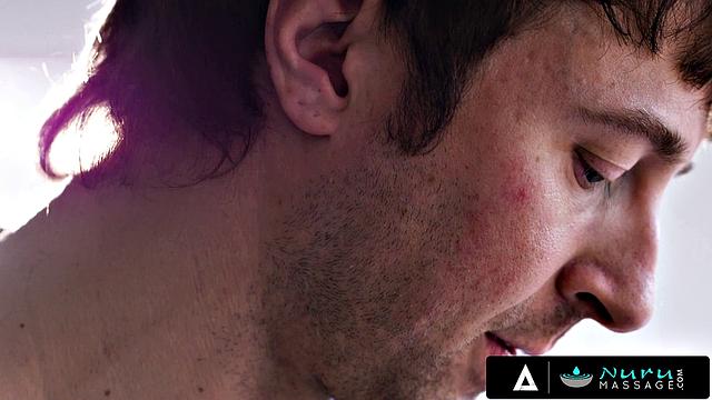 Ванна Бардот раздевается для масляного нюру и жарко дрочит Чада Алва в честь дня рождения - страстный массаж и строгий конец на теле!