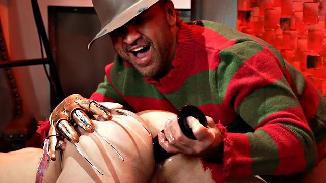 Mesmerized twink used by hunk with toys after seance