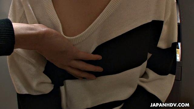 Spoiled teen Amina Kiuchi helps friend with homework