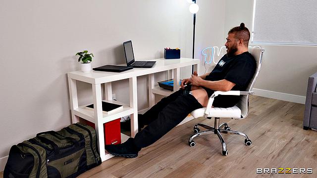 Horny House Sitter Hits Jackpot